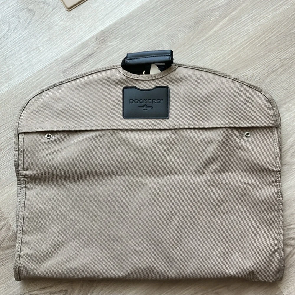 Dockers Garment Carrier Travel Fold Bag